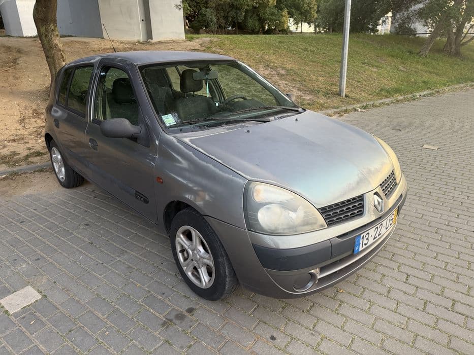 Renault Clio 1.1 16V – Económico e Fiável