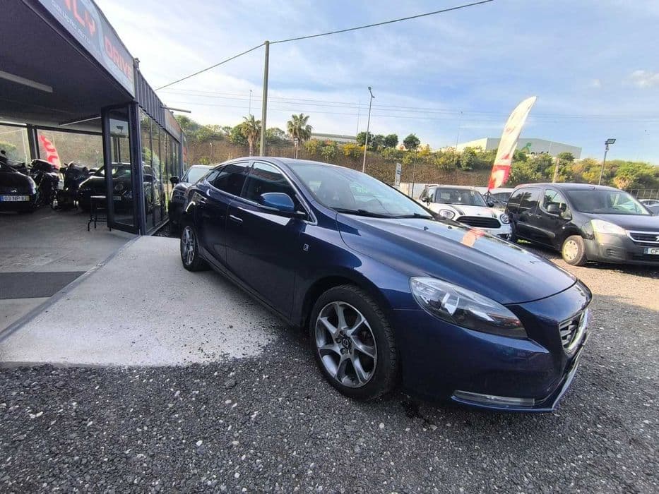 Volvo V40 1.6D2 115CV GPS Pele Vidros Escuros Vialonga