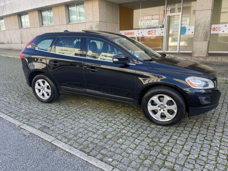 Volvo XC 60 D5 Momentum Aldoar, Foz Do Douro E Nevogilde