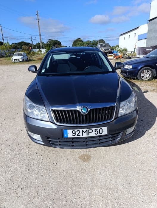Škoda Octavia 1Z 1.6 TDI SW do .Apesar dos seus 310.000km, a carrinha está impecável de mecanica Azeitão (São Lourenço E São Simão)