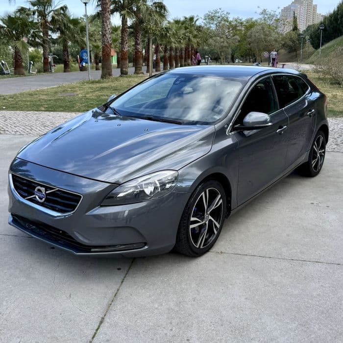 Volvo V40 1.6D **Desde 139€ Mês**