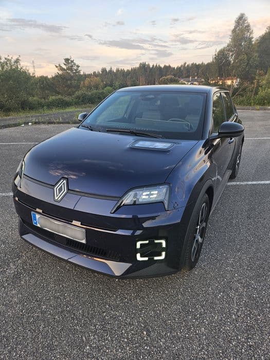 Renault 5 E-Tech Tecno 150cv 52 kWh 16.000 km Com IVA Dedutível Avelãs de Caminho