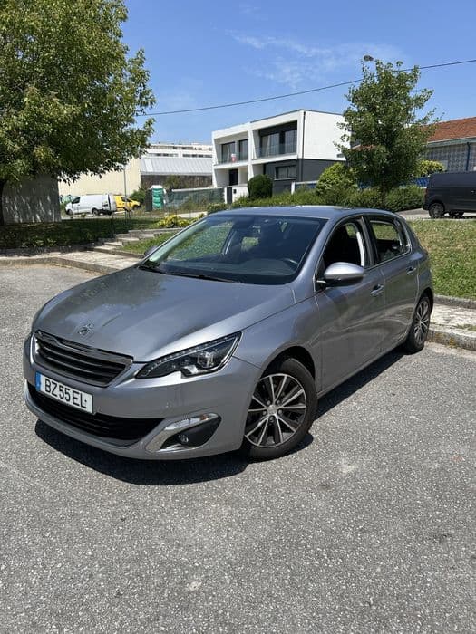 Peugeot 308 1.2 PureTech Allure – 110cv