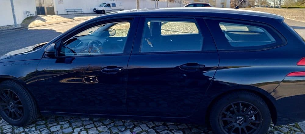 Peugeot 308 CC PureTech – Económico e Confortável