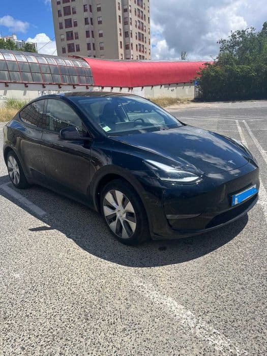 Tesla Model Y Long Range - com bola de reboque de origem Avenidas Novas