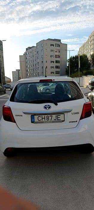 Toyota Yaris Hybrid 1.5 Comfort Navi à Venda Mafamude E Vilar Do Paraíso
