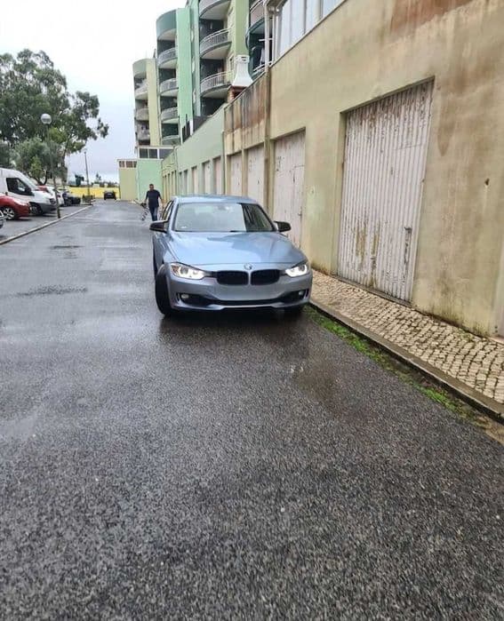 BMW 320 F30 (2012)