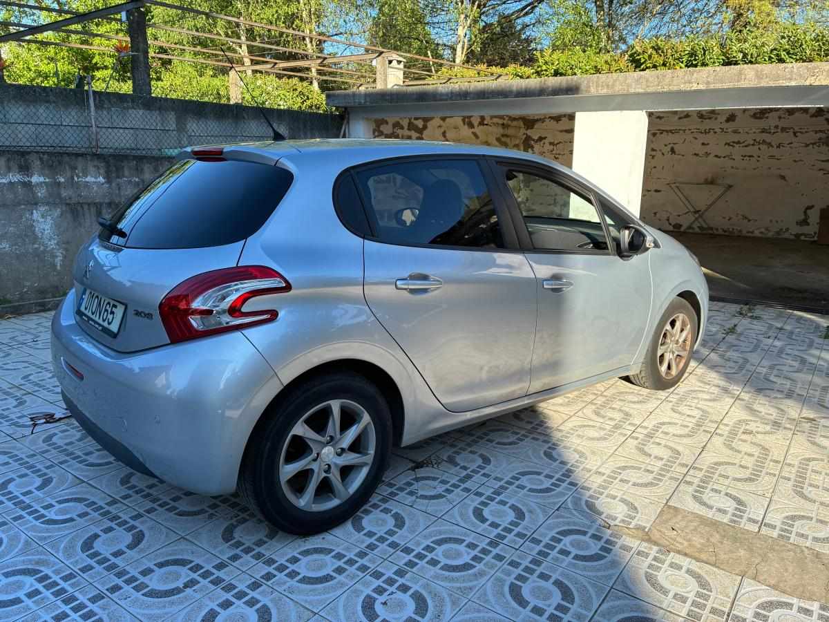 Peugeot 208 1.2 VTi, 82cv