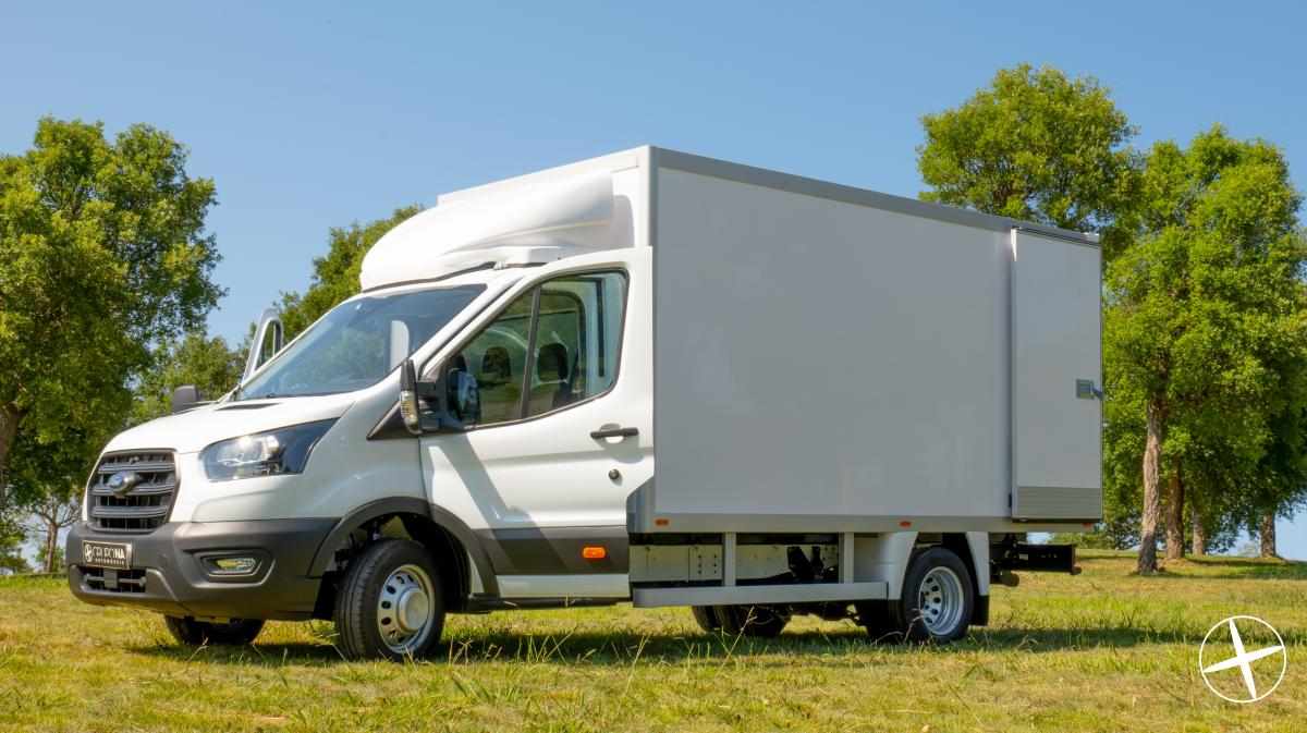 Ford Transit Contentor Chassis Cabine 3.5T 20.5m3 L5 Tração Traseira Rodado Duplo 2.0 Tdci EcoBlue 170cv Euro 6.2 Trend Plus c/ Bola de Reboque