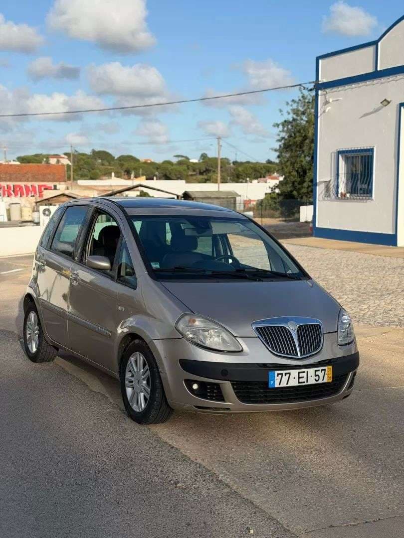 Lancia Musa 1.3 16V M-jet Platino