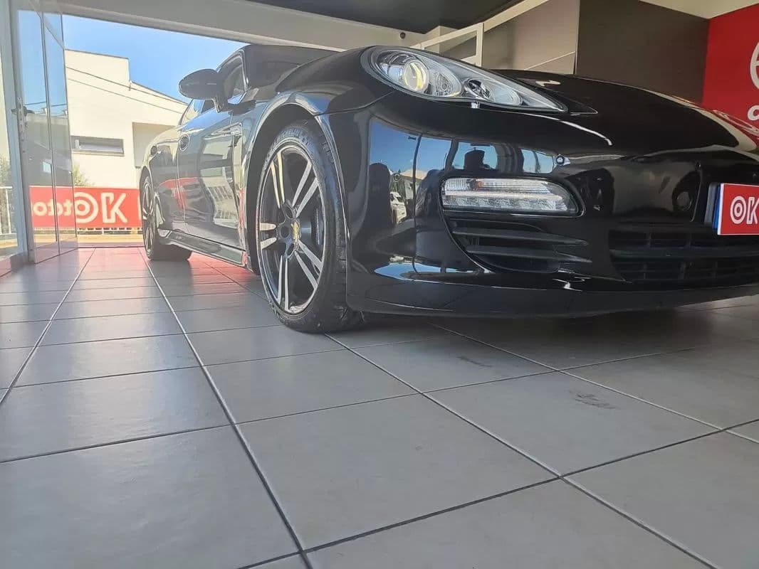 Porsche Panamera Platinum Edition