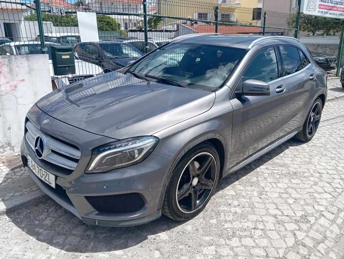 Mercedes-Benz GLA 250 4Matic 7G-DCT AMG Line