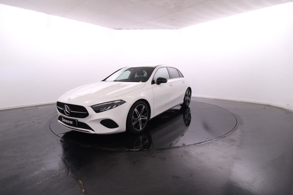 Mercedes-Benz Classe A A A 180 d Progressive Advanced / Pack Night / Vidros Escurecidos