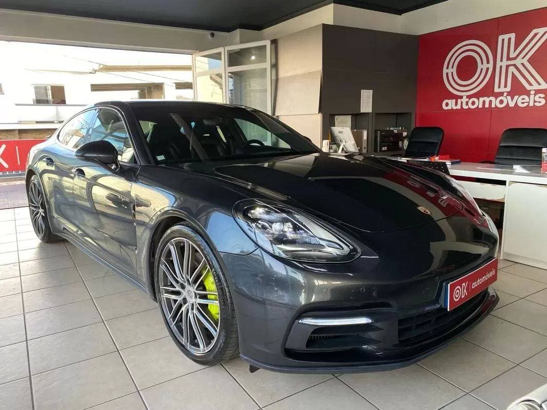 Porsche Panamera 4 E-Hybrid 10 Years Edition