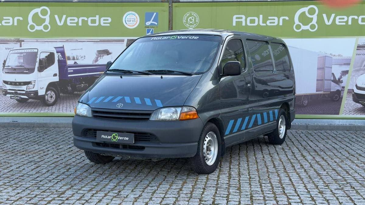 Toyota HiAce 3 lugares