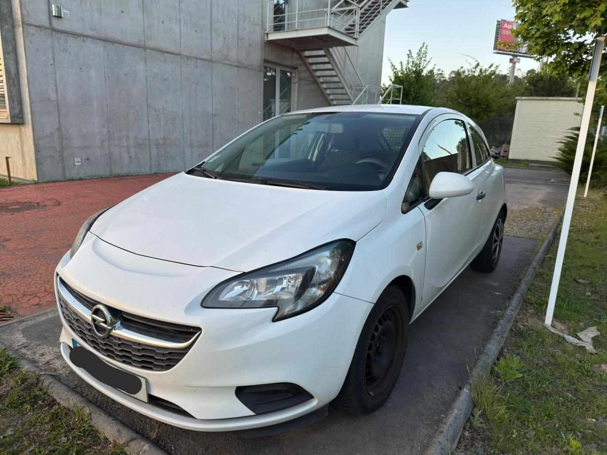 s de uso. Com zero problemas de mecânica, pneus traseiros trocados recentemente. Corsa 1.2 CDTI, 75cv