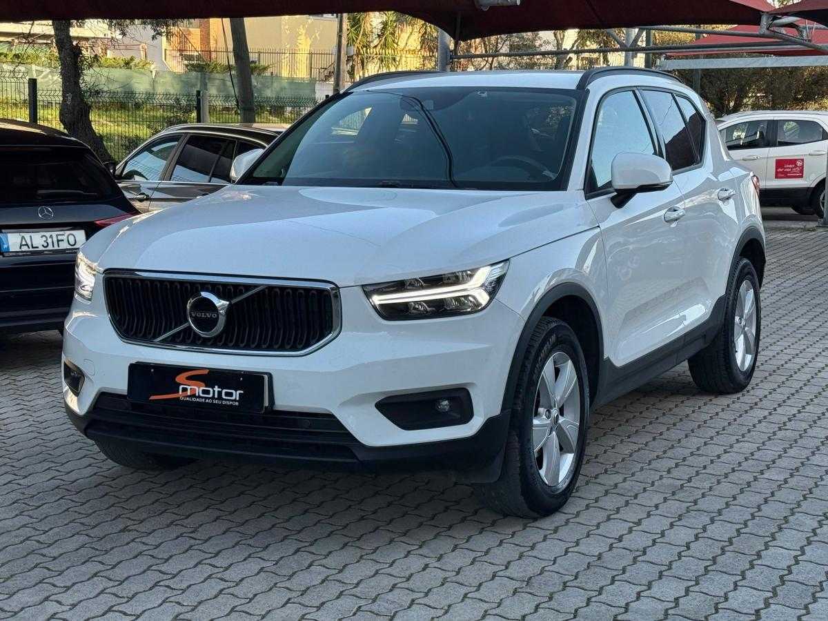 Volvo XC40 1.5 T3 Momentum Tech Edition