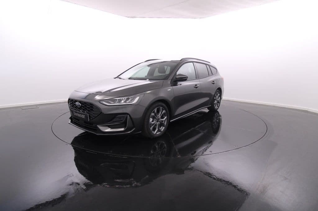 Ford Focus SW ST-LINE 1.5 TDCi 115cv Cx. Aut. GPS / Vidros Escurecidos / Pack Driver