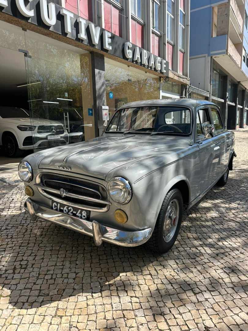Peugeot 403 La Berline Grand Lux Toit Fixe