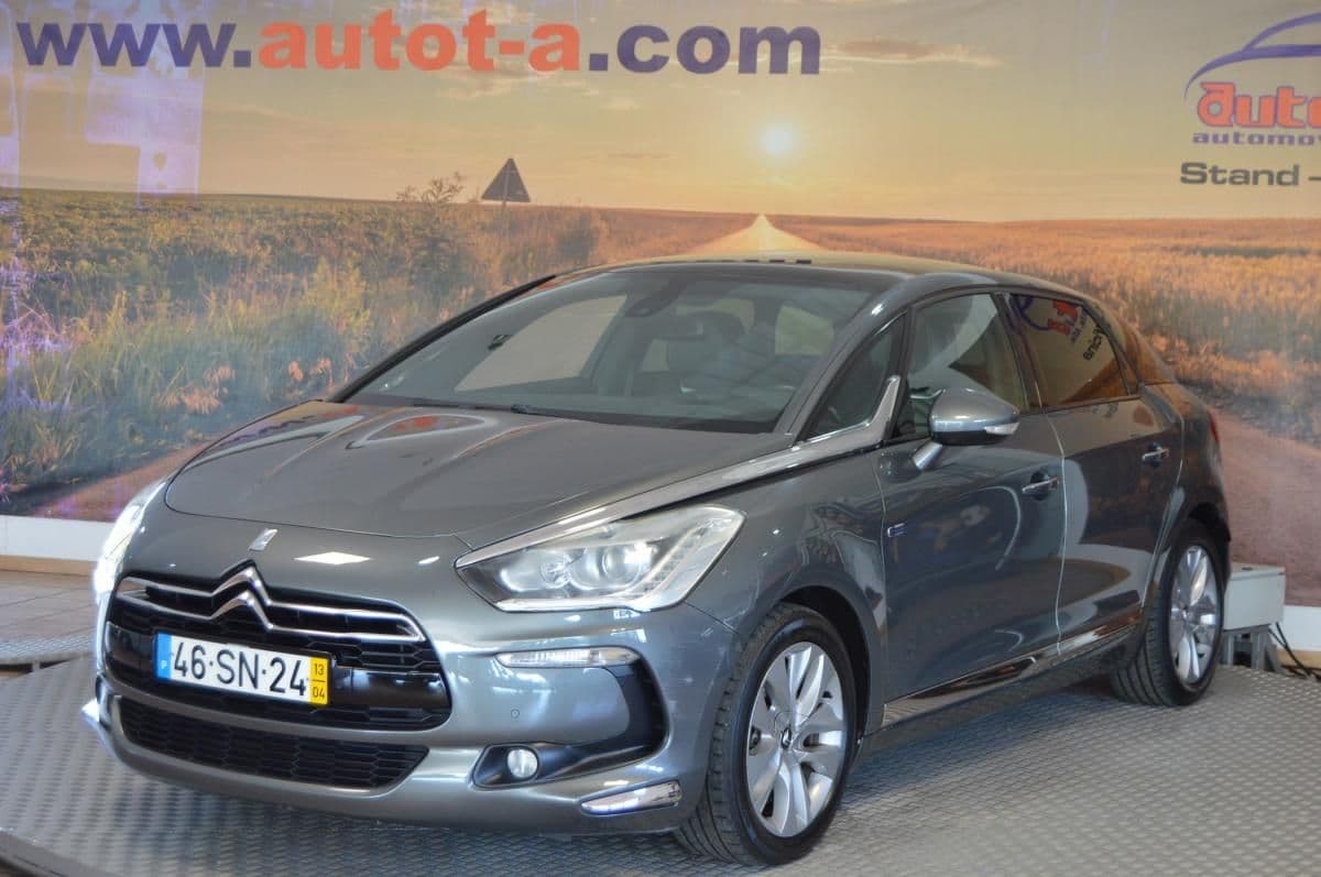 Citroën DS5 2.0 HDi Hy4 So Chic CMP6 88g