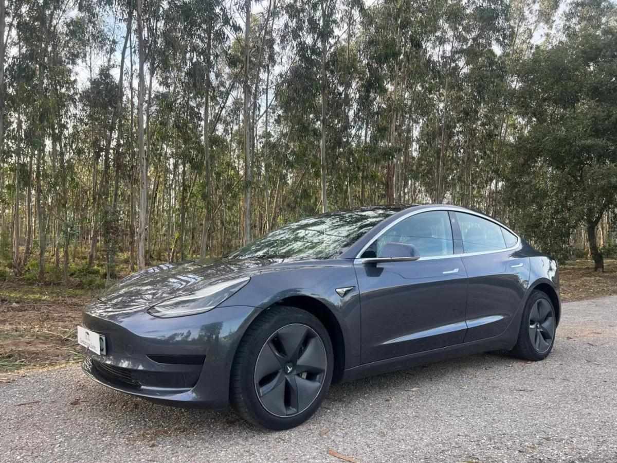 Tesla Model 3 Tração Traseira