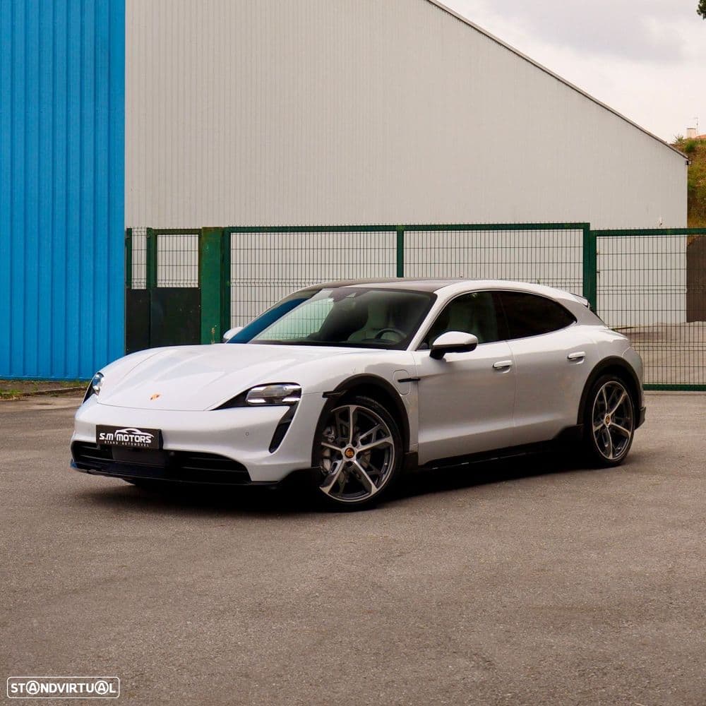 Porsche Taycan Cross Turismo 4