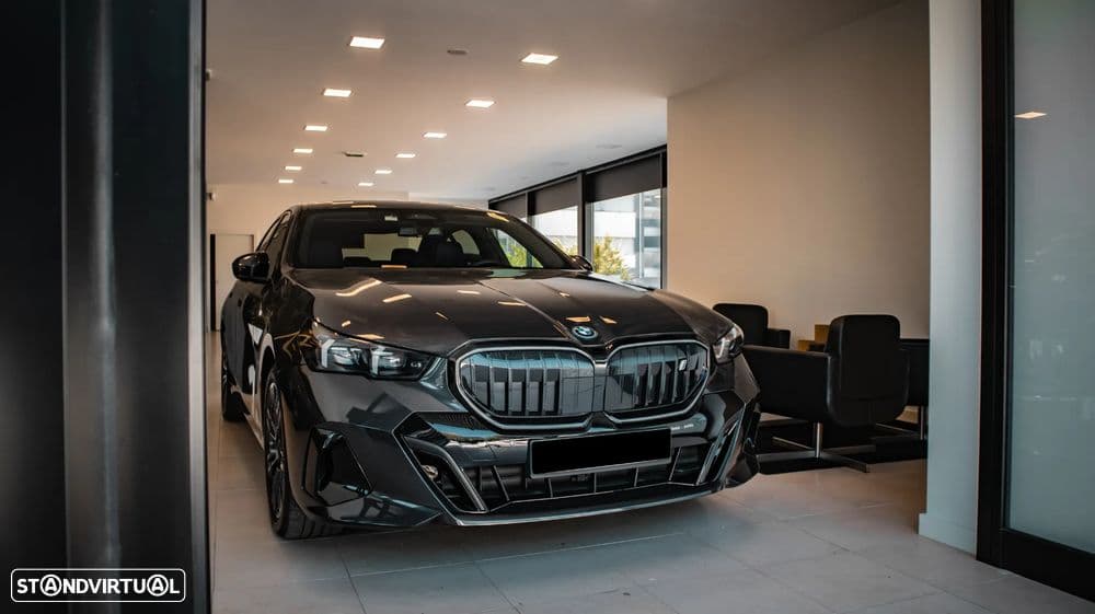 BMW Série i eDrive40 Pack Desportivo M