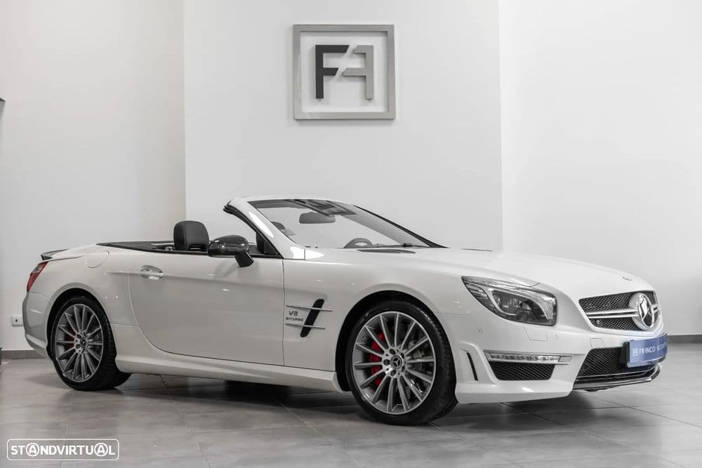 Mercedes-Benz Classe SL com upgrade (Performance Package).