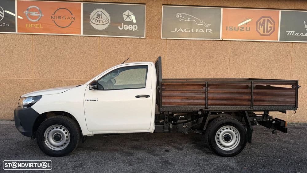 Toyota Hilux 2.4 D-4D 2WD CE CM