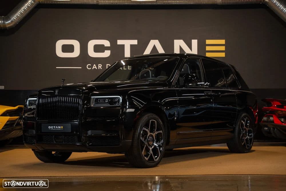 Rolls Royce Cullinan Versão Black Badge oficial,