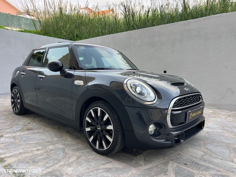MINI 5 Portas Versão topo de Gama Diesel, motor 2.0d 170cvs