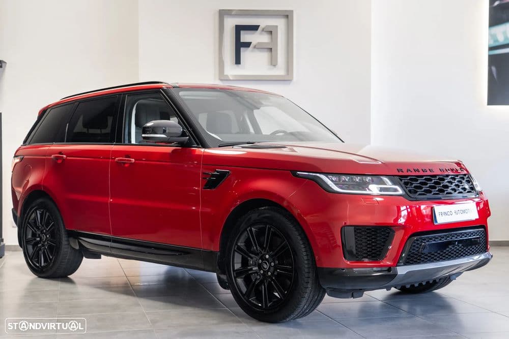 Land Rover Range Rover Sport híbrida plug-in com 404 CV combinados, caixa automática de 8 velocidades e tração integral. Consumos médios de apenas 6,7 l/100km e autonomia elétrica de 39 km.