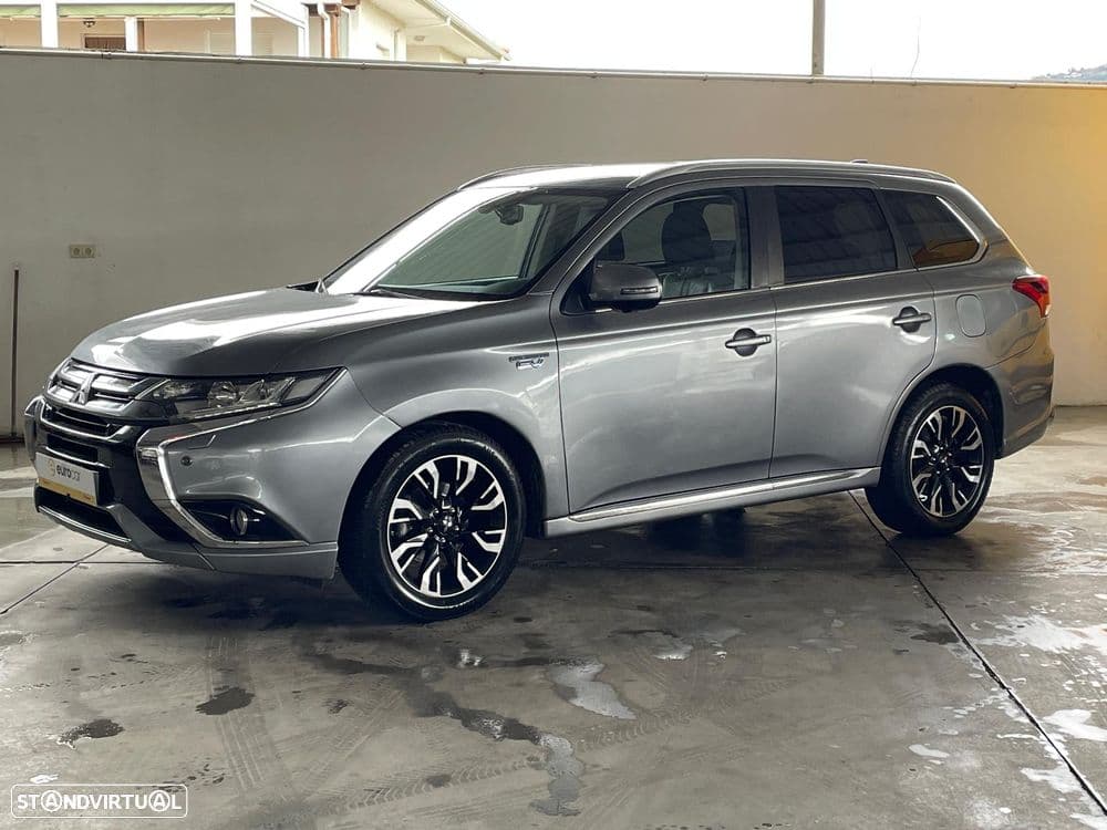 Mitsubishi Outlander 2.0 MIVEC Instyle Navi+