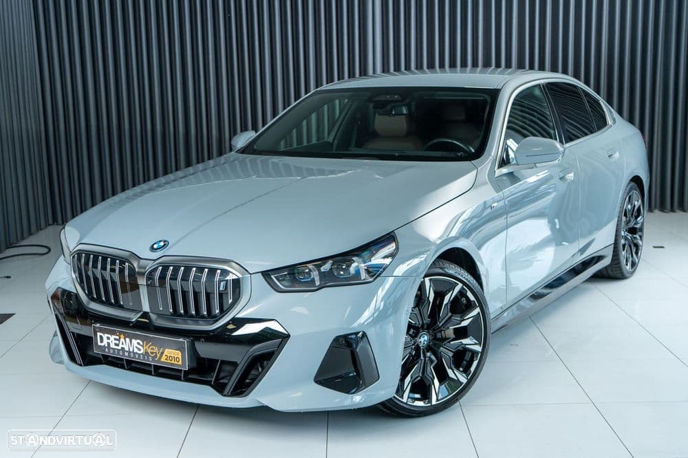 BMW Série i eDrive40 Pack Desportivo M