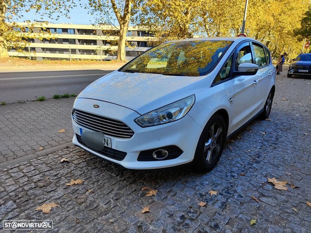 Ford S-Max Trend Powershift, 5 portas, 7 lugares.
