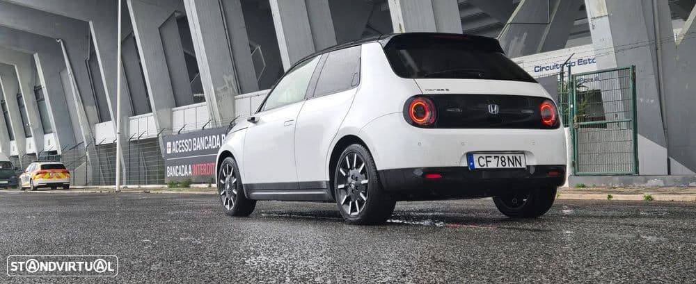 Honda e Advance (17")