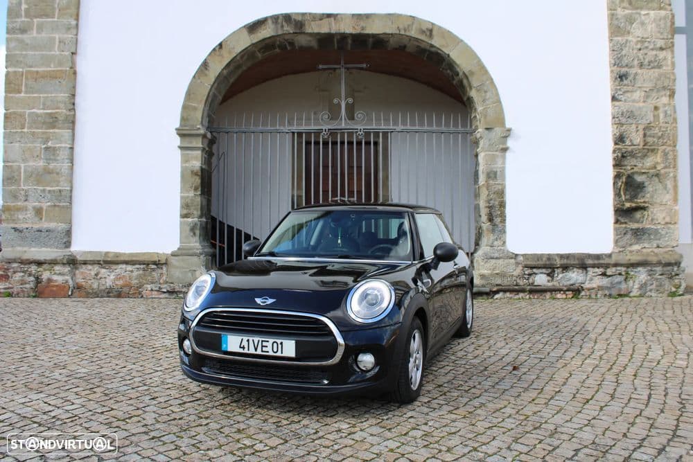 MINI 3 Portas One D Blackyard