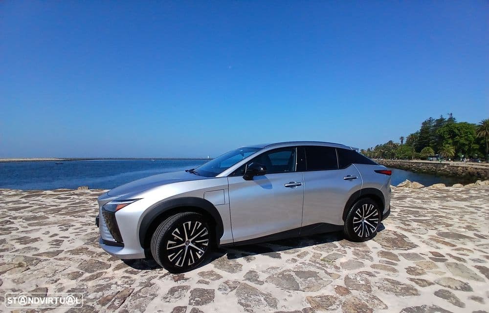 Lexus RZ Premium