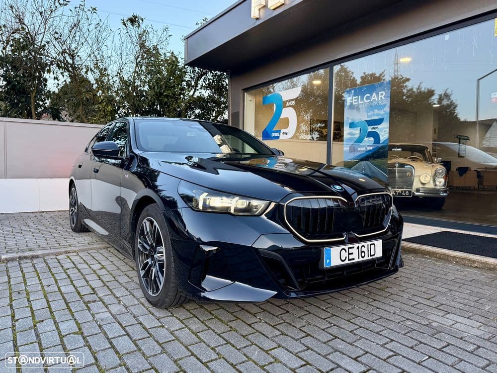 BMW Série i eDrive40 Pack Desportivo M