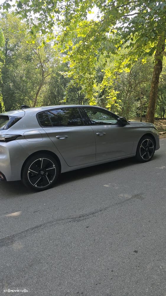 Peugeot e-308