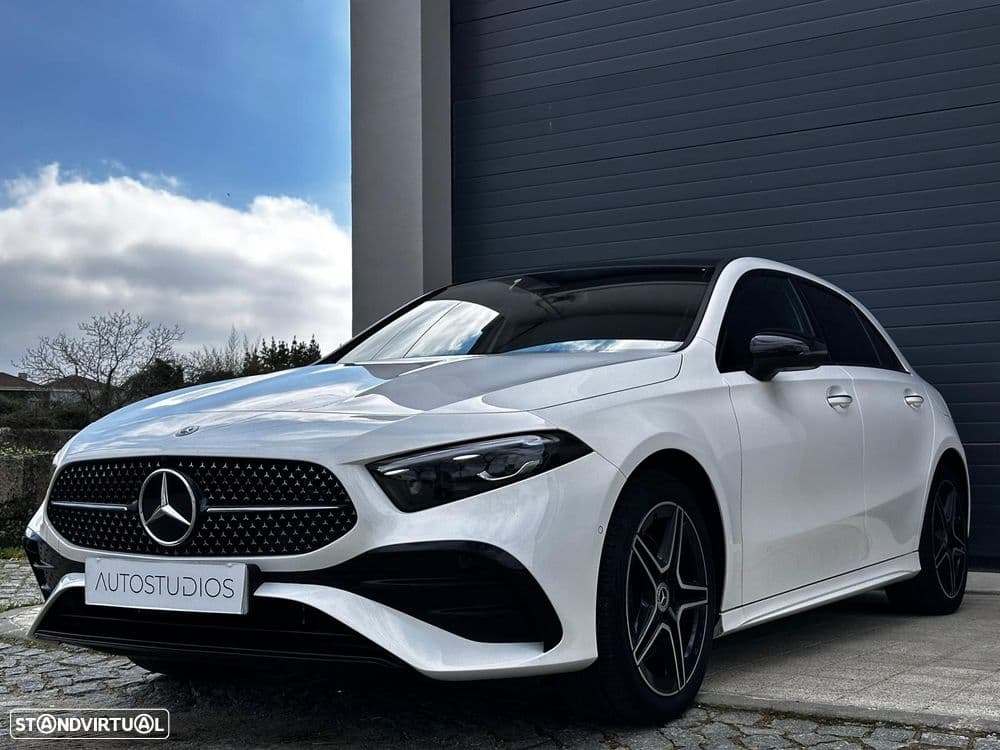 Mercedes-Benz Classe A Versão AMG Line com design desportivo