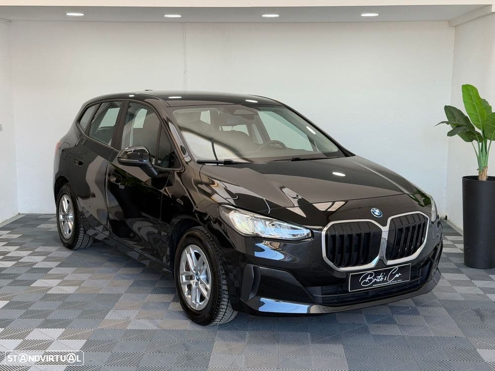 BMW Série 2 LCI equipado com uma bateria da maior capacidade face ao modelo anterior, permitindo atingir perto dos 80kms em modo elétrico.