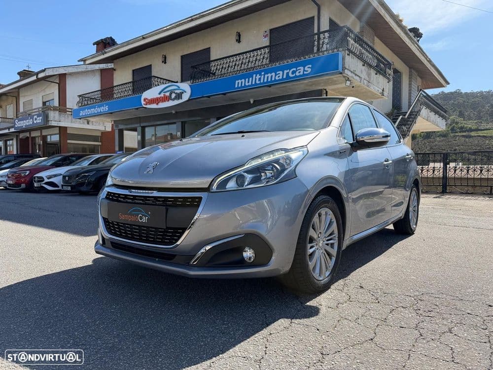 Peugeot 208 1.2 PureTech Signature