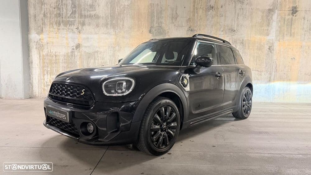 MINI Countryman “Yours” – Equipamento de topo: