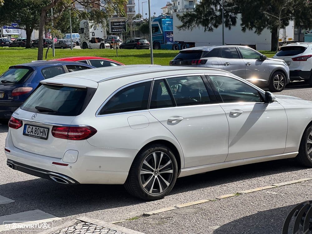 Mercedes-Benz Classe E Viatura de 07/2022, com