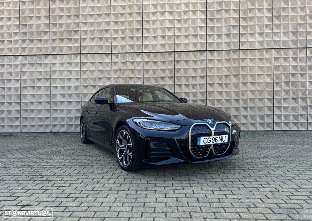 BMW Série i eDrive40 Pack Desportivo M