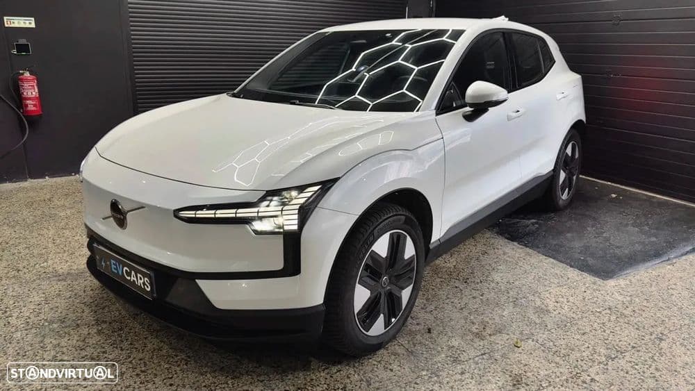 Volvo EX30 Single Motor Extended Range RWD Core