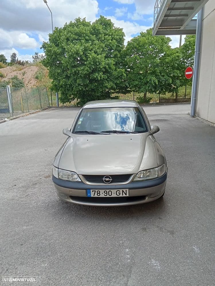 Opel Vectra 1.6i GL