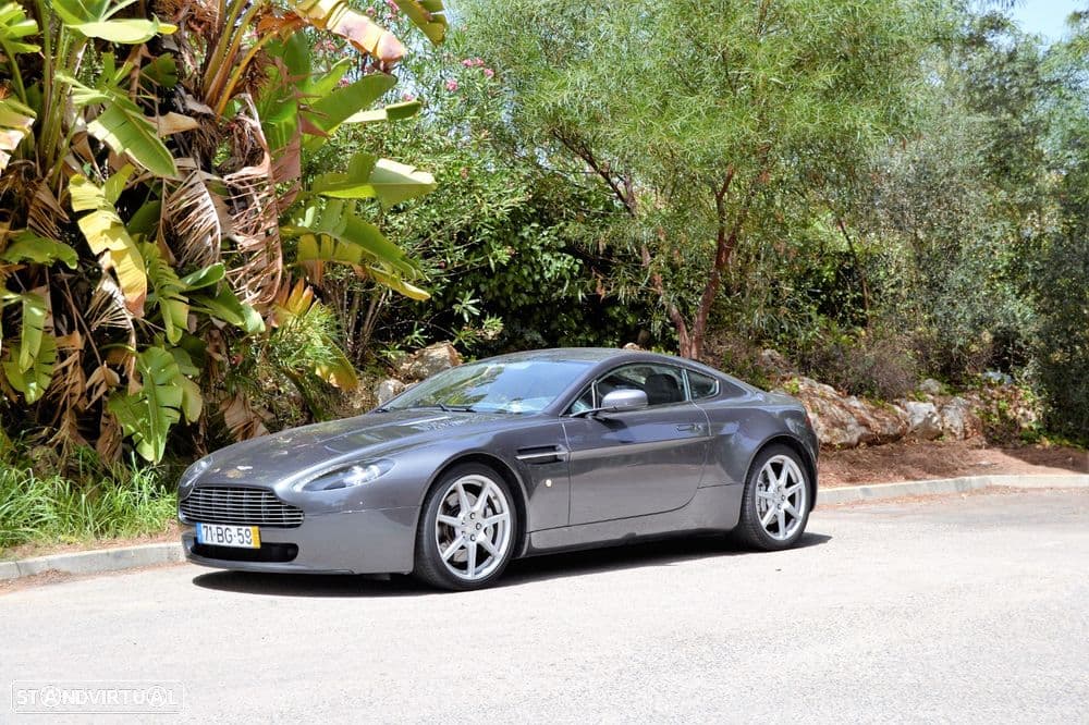 Aston Martin Vantage Coupe V8