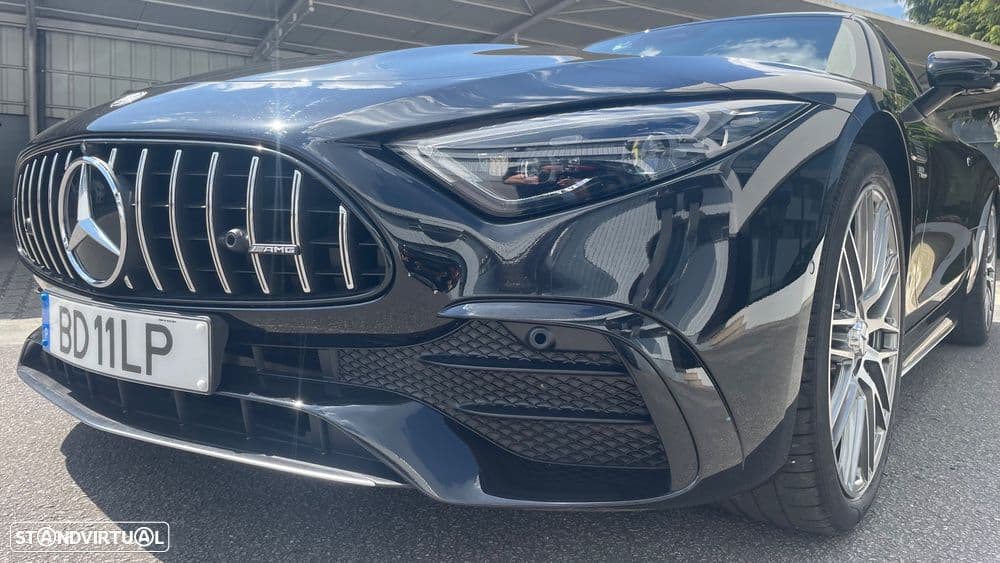 Mercedes-Benz 2023, equipado com caixa automática de 9 velocidades e motor a gasolina de 381cv, proporcionando um… Standard